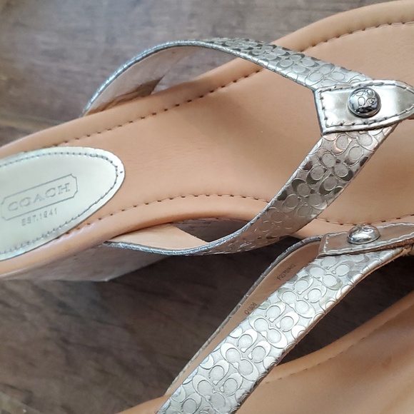 💥 New Coach wedge sandals size 8 1/2 - Picture 2 of 6